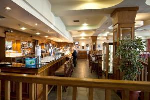 Salone o bar di West County Hotel