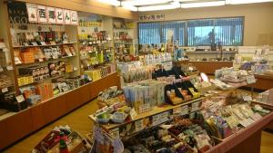 a store filled with lots of different types of food at 夫婦露天風呂の宿吟松 in Ibusuki +27 photos