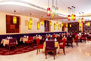 Restaurace v ubytování Grand Regal Hotel