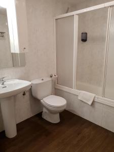 Ett badrum på Apartaments Cal Noi