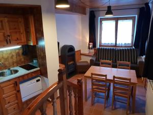 Una cocina o zona de cocina en Apartaments Can Bundanci