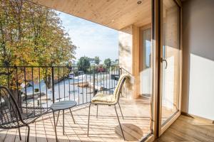 A balcony or terrace at Dining & Living Alpenrose