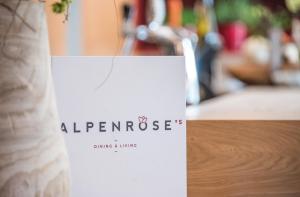 Dining & Living Alpenrose tanúsítványa, márkajelzése vagy díja