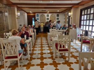 Laxmi Palace Heritage Boutique Hotel餐厅或其他用餐的地方