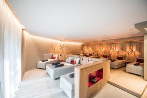 A seating area at Dining & Living Alpenrose