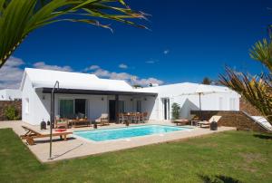 Gallery image of Coral Villas in Puerto del Carmen