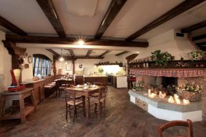 Restaurace v ubytování Agriturismo Casa Rossa Ai Colli