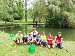 入住Camping Parc d'Audinac les Bains 3 étoiles - Piscine chauffée - Vue montagne的客人