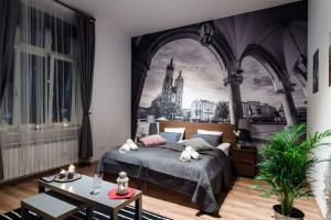 Posteľ alebo postele v izbe v ubytovaní Cracow Rent Apartments - spacious apartments for 2-7 people in quiet area - Kolberga Street nr 3 - 10 min to Main Square by foot