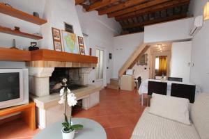 A kitchen or kitchenette at Apartments Villa Buric