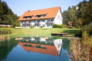 Foto dalla galleria di Landhotel Gasthof Wittstaig a Gundelfingen