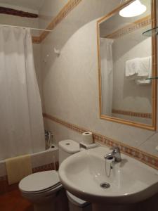 Koupelna v ubytování Hostal Rural Poqueira