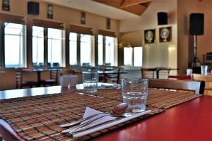 A restaurant or other place to eat at Fossatún Sunset Cottage