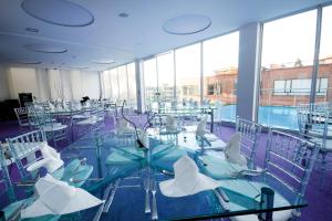 Bazén v ubytování SHG Bogotá 100 Design Hotel nebo v jeho okolí