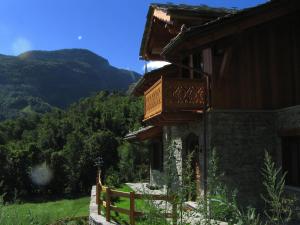Výhľad na hory alebo výhľad na hory priamo z of the bed and breakfast