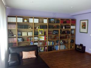 The library in the holiday home