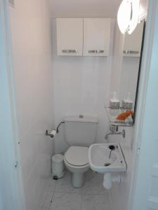 A bathroom at Residencial los Pinos 3