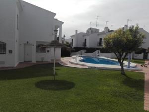 The swimming pool at or close to Residencial los Pinos 3