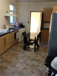 Foto dalla galleria di John St Town House - Self Catering - Guesthouse Style - Great Value Family and Double Rooms a Workington