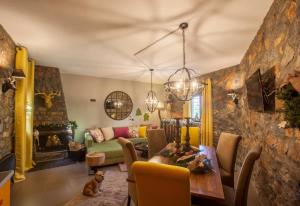 Fotografia z galérie ubytovania Rock Dandy Mountain house - Παλιός Άγιος Αθανάσιος Καϊμακτσαλάν v destinácii Palaios Agios Athanasios