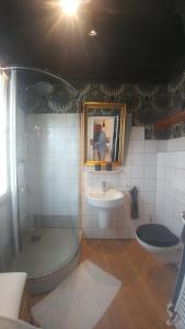 Phòng tắm tại Apartment Leopold mit Balkon