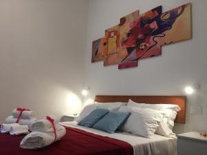 A bed or beds in a room at YooRoom
