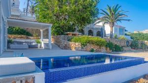 Πισίνα στο ή κοντά στο Villa Lola