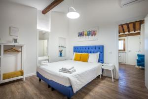 Ένα ή περισσότερα κρεβάτια σε δωμάτιο στο Central View Apartment