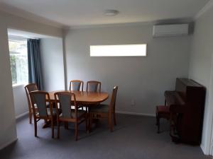 Gallery image of Guest house on Plummers Point in Tauranga