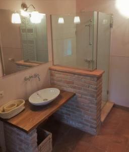 Koupelna v ubytování da Luigi al Mulino + 31 fotografií