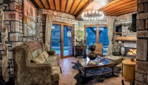 A seating area at Mythica Chalet
