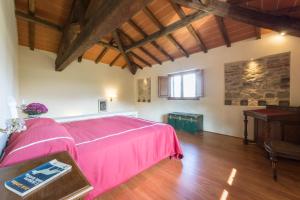 Posteľ alebo postele v izbe v ubytovaní 3bdrm luxury Apartment in Tuscan Villa,Private Estate, shared Swimmingpool