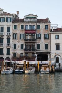 Photo de la galerie de l'établissement Riva del Vin BOUTIQUE HOTEL, à Venise