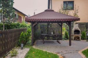 Ogród w obiekcie Bastówka Apartamenty