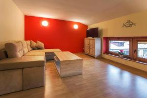 Telewizja i/lub zestaw kina domowego w obiekcie Bastówka Apartamenty