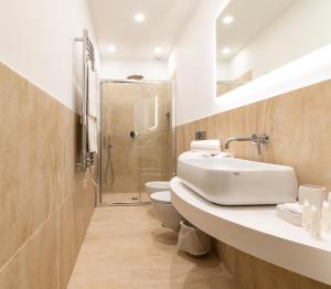 Koupelna v ubytování Suites Sorrento Elegance