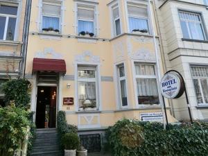 Exteriér nebo vchod ubytování Hotel Am Roonplatz + 25 fotografií