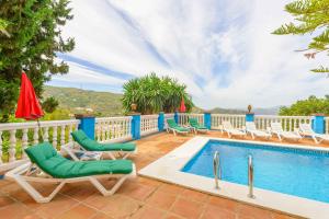 Bazén v ubytování Casa Jardín del Olivar con Piscina privada nebo v jeho okolí