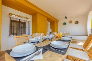 Posezení v ubytování Casa Jardín del Olivar con Piscina privada