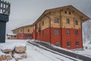 Obiekt Aparthotel Weningeralm zimą