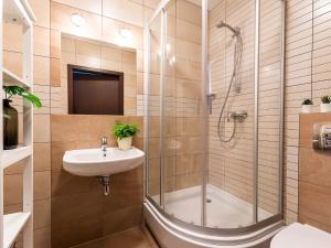 Łazienka w obiekcie VacationClub - Aquarius Apartament 93