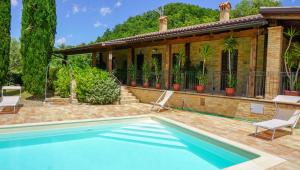 The swimming pool at or close to Agriturismo Pascucci