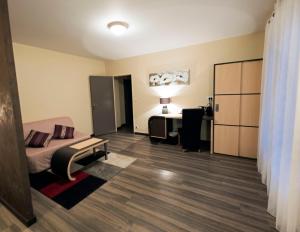 Postel nebo postele na pokoji v ubytování Hôtel Pédagogique Coeur d'Apcher
