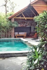 Gallery image of Pipes Hostel in Kuta Lombok