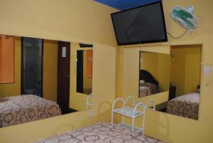 Μια τηλεόραση ή/και κέντρο ψυχαγωγίας στο Hotel SKY +26 φωτογραφίες