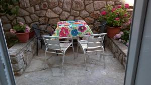 Patio nebo venkovní prostory v ubytování Apartmani Vitković II Cres