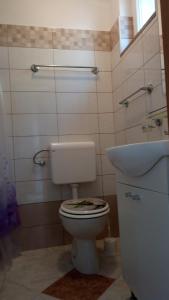 Koupelna v ubytování Apartmani Vitković II Cres