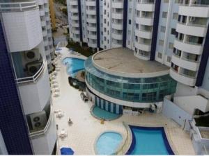 an overhead view of a building with a swimming pool at Aguas da Serra in Rio Quente