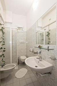 Ein Badezimmer in der Unterkunft Residence Rimini Mare