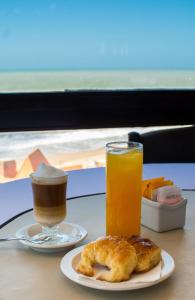 Opciones de desayuno para los huéspedes de Hotel Bahia
